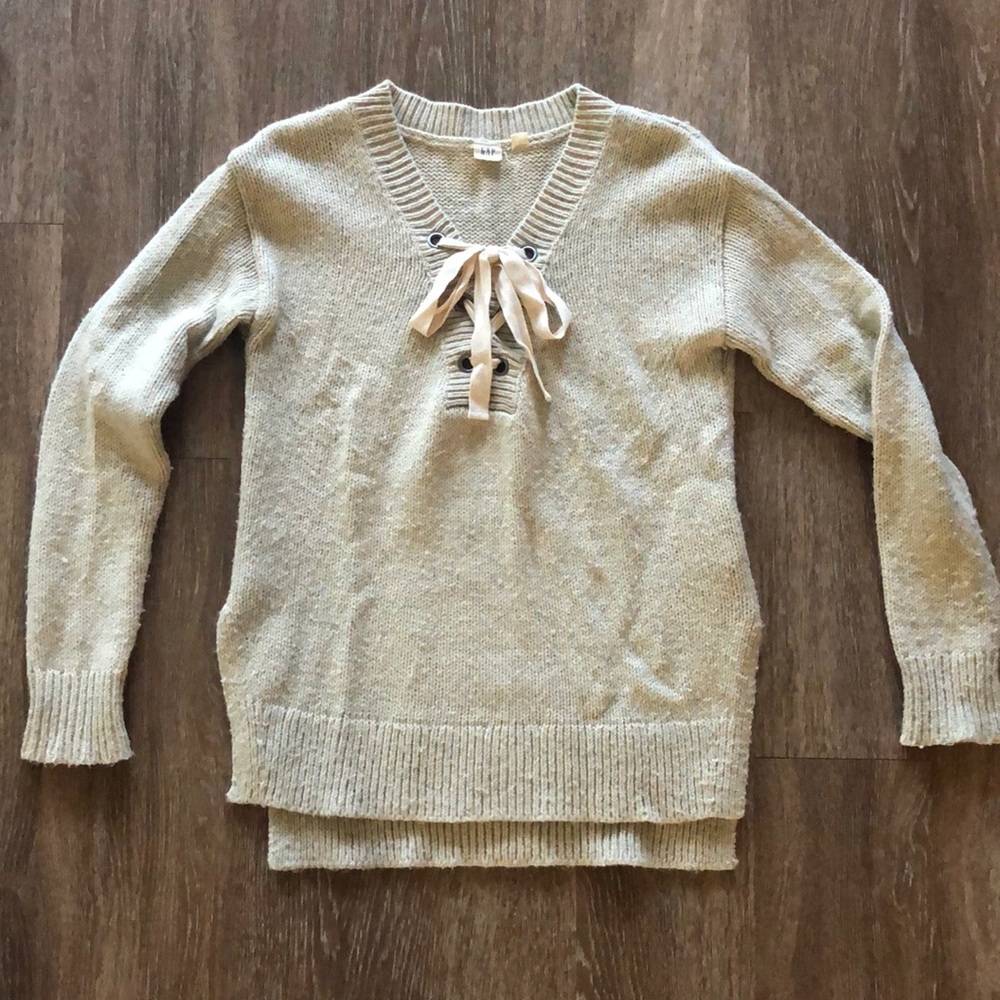 Gap sweater